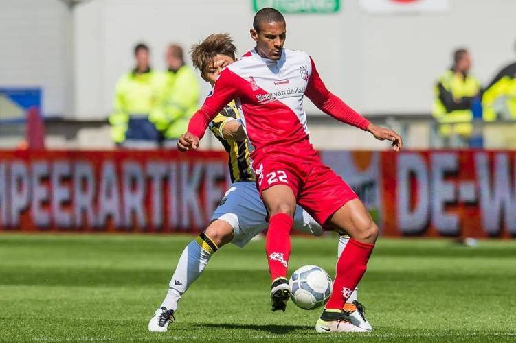 瞬间引爆了 瞬间引爆了