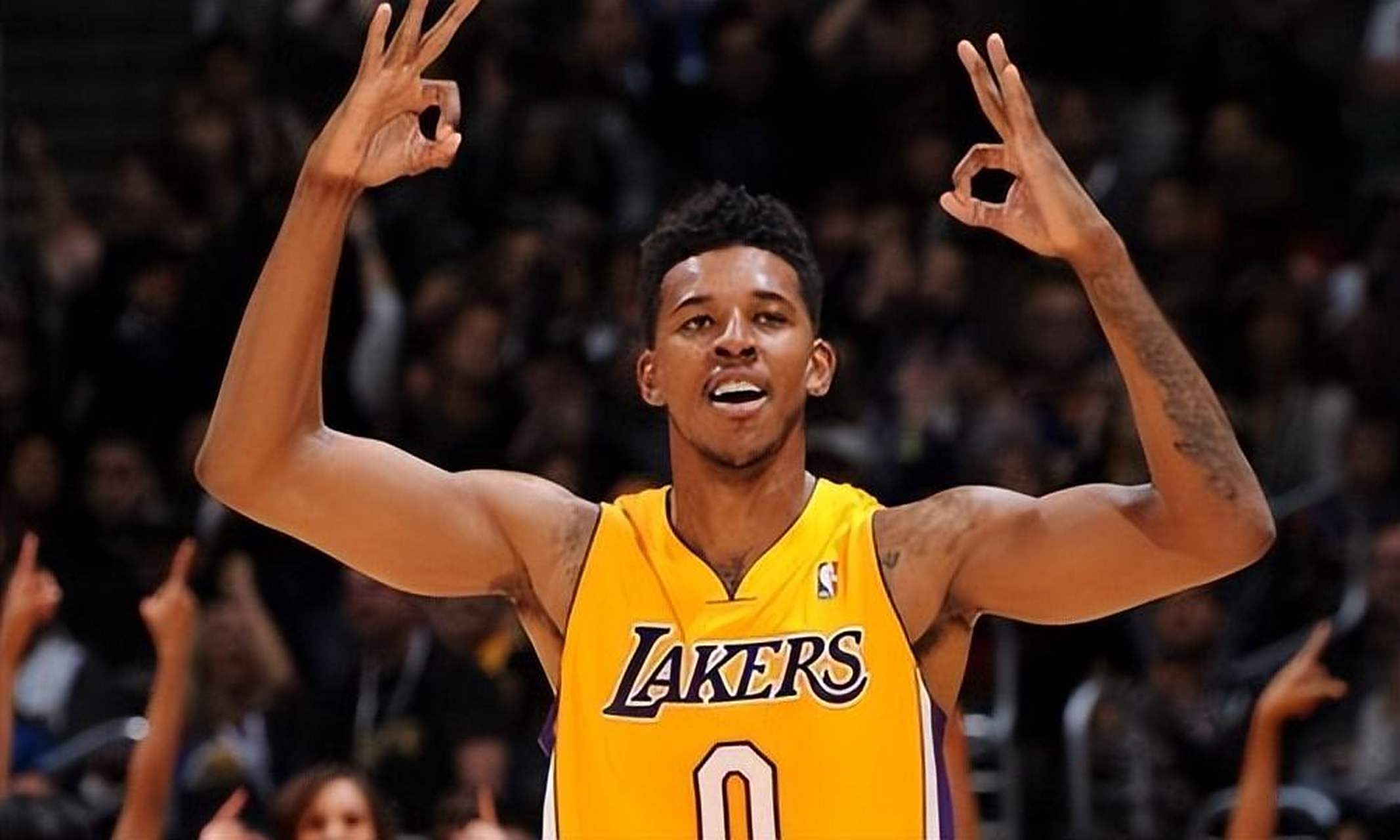 粉色在绿茵 粉色在绿茵